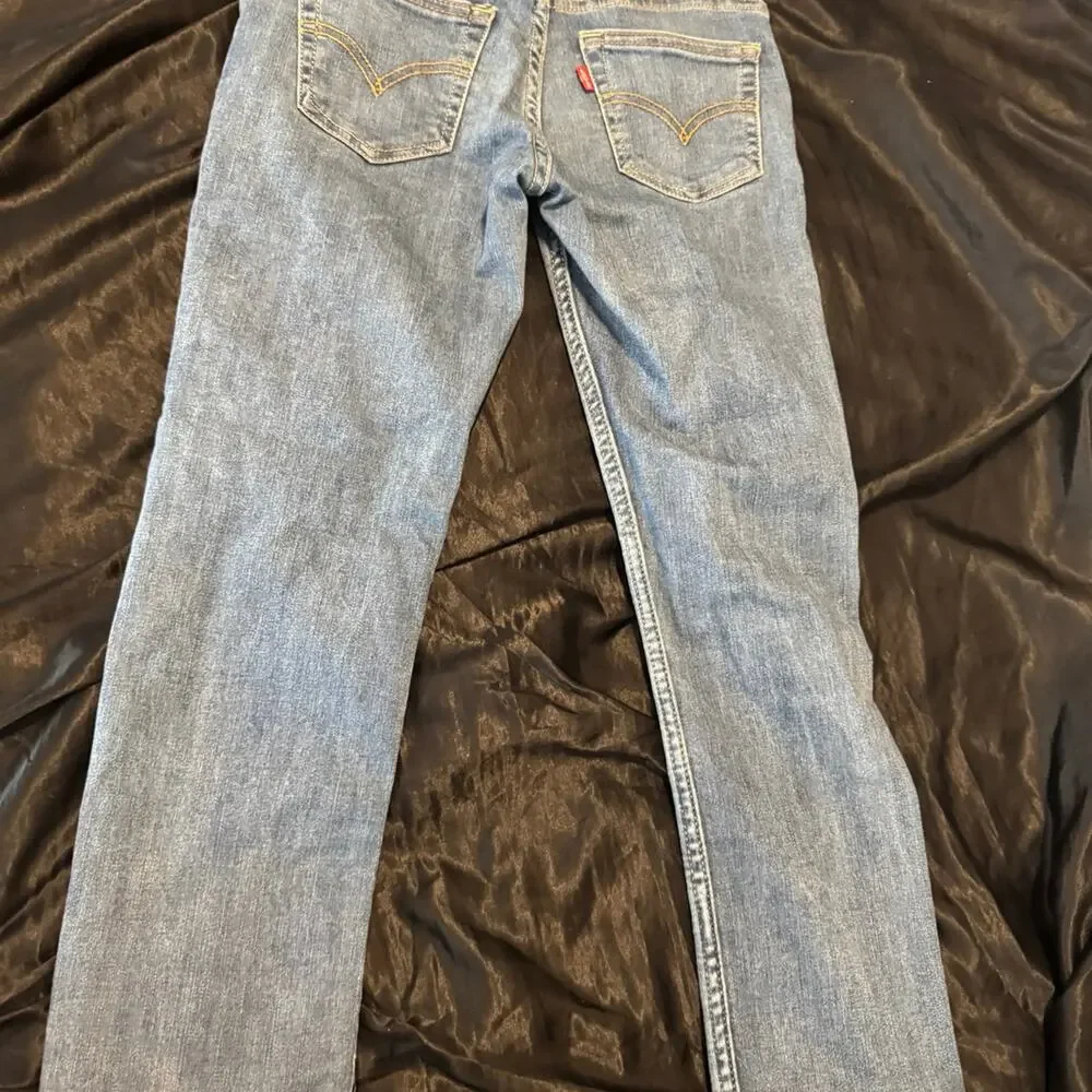 Levi’s jeans boys size 8 Regular ❤️